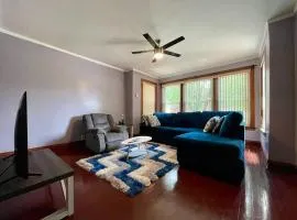 Fully Furnished 2BR Apartment Near Oak Park I Utilities Included I Car Rental Available