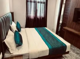 Haveliya Homes- Just 1 minute from Railway Station and Connaught place