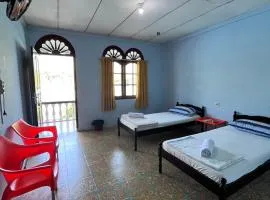 Abadi Guest House Tuktuk
