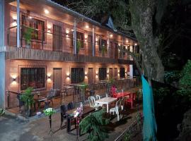 C P Cottage，位于马哈巴莱斯赫瓦尔的酒店