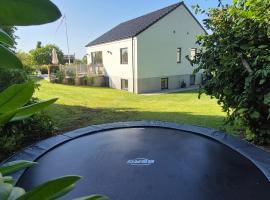 Stylish villa in Vejle near Legoland -4 bedroom Incl Towels and bed linens，位于瓦埃勒的酒店