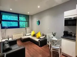 BRAND NEW - For 4 - 3min Heathrow Airport, Windsor Castle