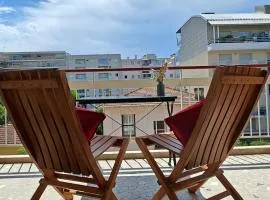 Seaside Azureen Apartment