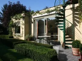 House in Zingem near Hiking Trails