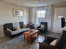 Casa de Descanso Azul con Piscina，位于阿苏尔的酒店