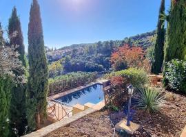Bargemon villa with modern interior and gorgeous view - with private pool and aircon，位于巴尔日蒙的酒店