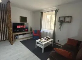 Maison 4 personnes, TV connectée