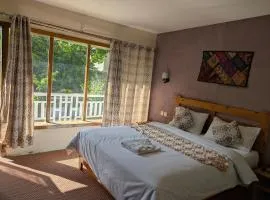 White Apricot Lodge