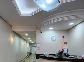 Apto Inteiro Centro Sta Casa 200m WIFI Perto de Tudo até 4 pessoas