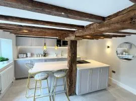 Willowbrook Cottage - 3 Bed Countryside Escape