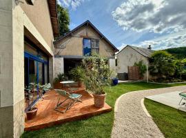 la Maison sous les Arbres - Duplex, jardin et spa，位于Pocé-sur-Cisse的酒店