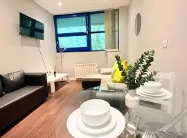 BRAND NEW - For 4 - 3min Heathrow Airport, Windsor Castle