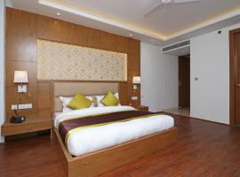 CAPITAL O Hotel STAR INN Near Chhatarpur Metro Station，位于新德里的酒店