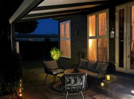 Huis Frieda am See, Nähe Arnheim，位于Lathum的酒店