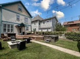 Indy Gem, Mins from Downtown with Hot Tub