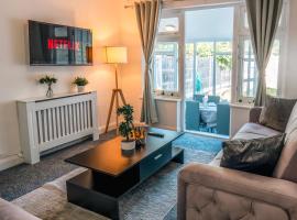 4 Bedroom House Wembley Stadium - Ideal for Families & Contractors, Long Stays，位于伦敦的酒店