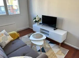 T1 Bis à Deux Pas du CNTS Comfort & Praticité
