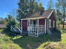 2 person holiday home in FäRENTUNA