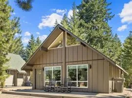 Creekside Haven, a modern mountain escape