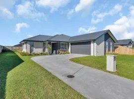 Serendipity - One Tree Point Holiday Home