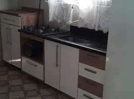 Kitnet versátil e acolhedora