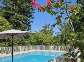 Studio cosy avec terrasse et parking dans résidence au calme, à 3 min des thermes et centre ville