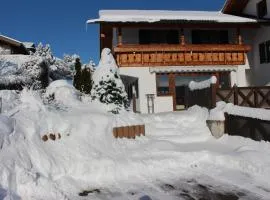 Schönes Ferienhaus In Lechbruck Am See Mit Großer Terrasse Und Bergblick