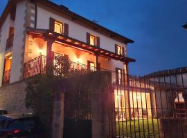 Casa Rural Torreblanca，位于Urroz的酒店