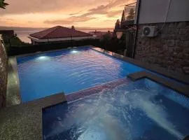 Apartments Blazevic, heated pool&jacuzzi