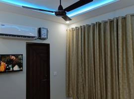 Hotel Royal Bites，位于Kūrāli的酒店