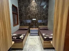 FlexiBay-Affordable Boys Hostel in North Delhi with meals