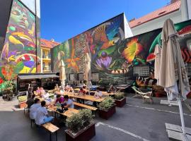 Drunken Monkey Hostel，位于布拉格的酒店