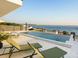 Newly built Villa MarVista with 4 bedrooms,infinity pool & stunning sea and mountain views