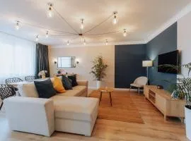 Luxury 2BR Flat Sauna & Living Cathedral Nearby