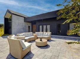 Black Sheep Hideaway Modern Countryside Serenity，位于克莱蒙的酒店