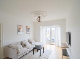 4-BR apartment with a balcony in Hellerup - 182，位于海勒鲁普的酒店