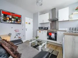 * Well equipped apartment for a relaxing cosy and luxurious fun stay + Free Parking + Free Fast WiFi *