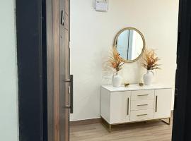 Point E- Piscine Olympique, Dakar，位于达喀尔的酒店