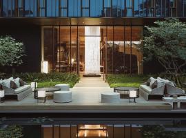 曼谷金普顿玫兰酒店 - an IHG Hotel，位于曼谷的尊贵型酒店