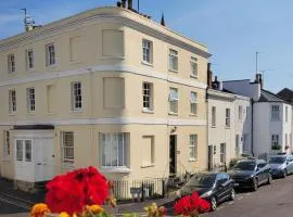 Unique & Stylish Town House in Central Cheltenham