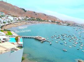 Confortable con vista al mar de Naplo, Pucusana，位于普库萨纳的酒店