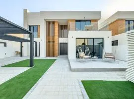 Luxurious Villa on Saadiyat for Large Groups and Families
