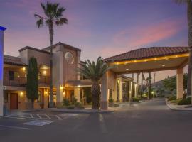 铜山庄贝斯特韦斯特酒店，位于格洛布的酒店