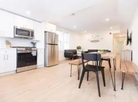 3 BDR Renovated Condo The Beach1 block