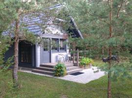 Põllu talu puhkemajake，位于Saaremaa的酒店