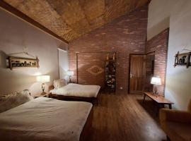 Historical Villa - Stunning Views - Changla Gali House，位于阿伯塔巴德的酒店