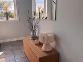 Cosy country house near city，位于延雪平的酒店