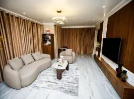 Modern Spacious 1BR Apt with Smart lock, Fast Wifi & Secure parking in Oyarifa, Accra