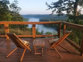 NEW Romantic CLIFF GLAMPING w Vista Views of WHITE RIVER, Minutes to fishing and hikes!