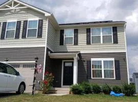 Modern 2-Bedroom and 2-Bed Apartment with Private Access Door 2-Minutes from I-81